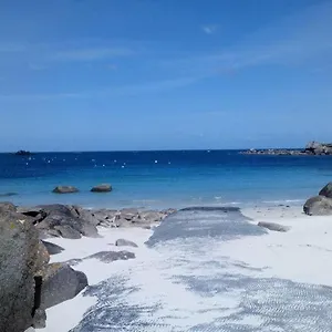 Petite Maison Du Manoir De Keryvoas Hébergement de vacances Kerlouan